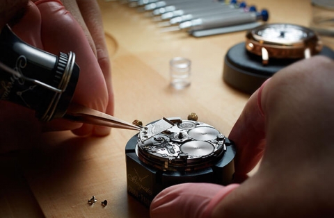 美度售后电话服务（美度表面凹痕）